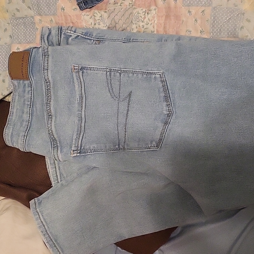 Leans - Picture 2 of 2